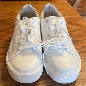 Brand New Naturalizer White Leather Sneakers